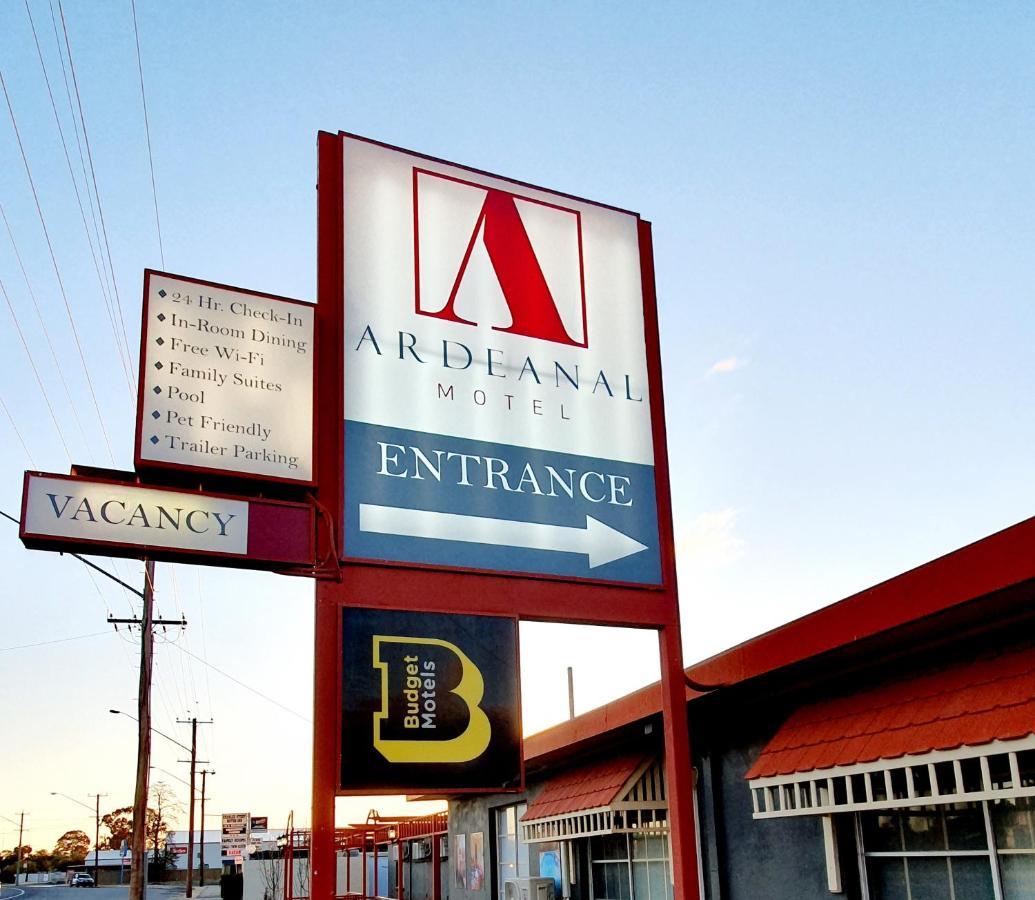Ardeanal Motel West Wyalong Esterno foto
