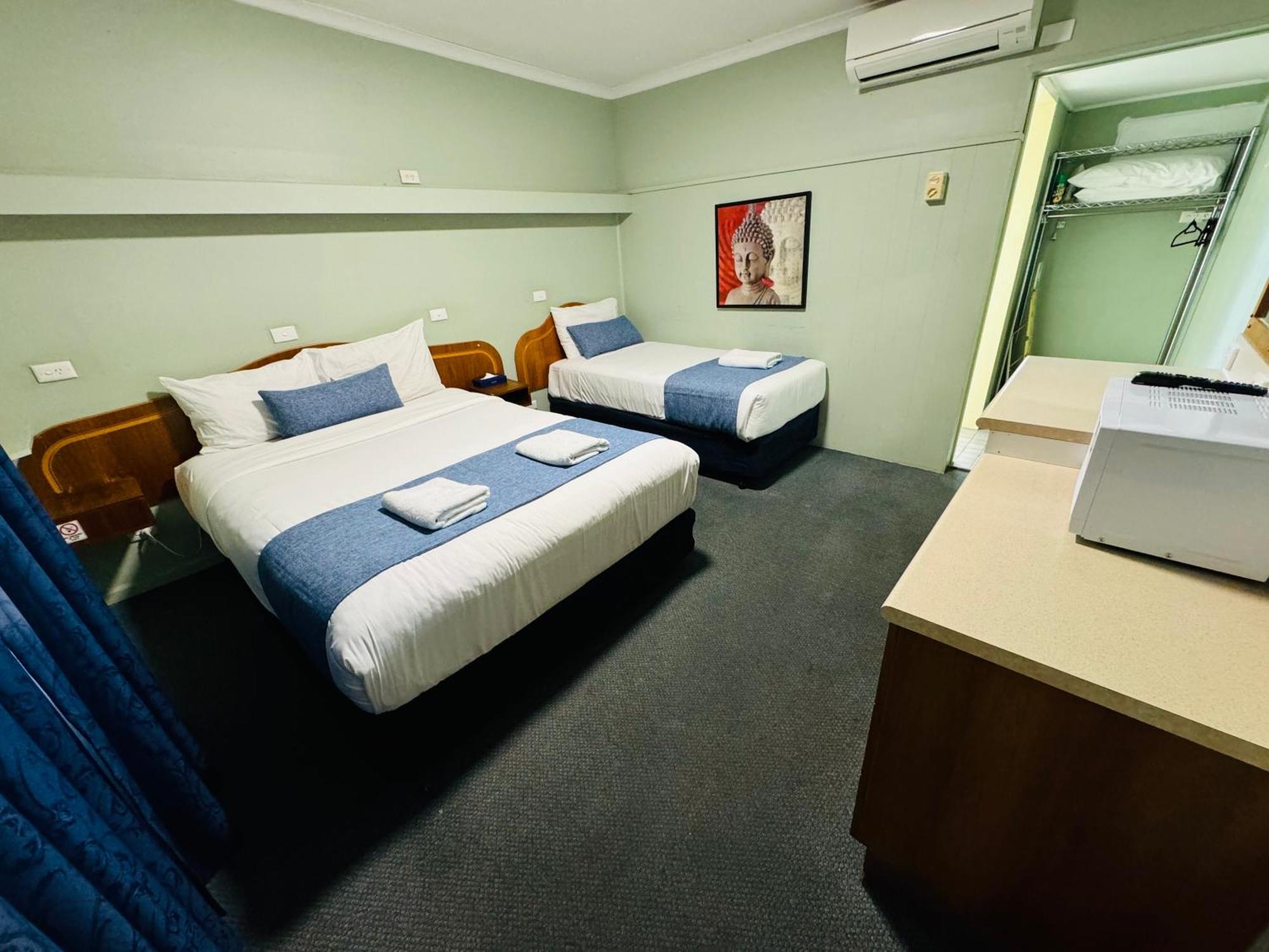 Ardeanal Motel West Wyalong Esterno foto