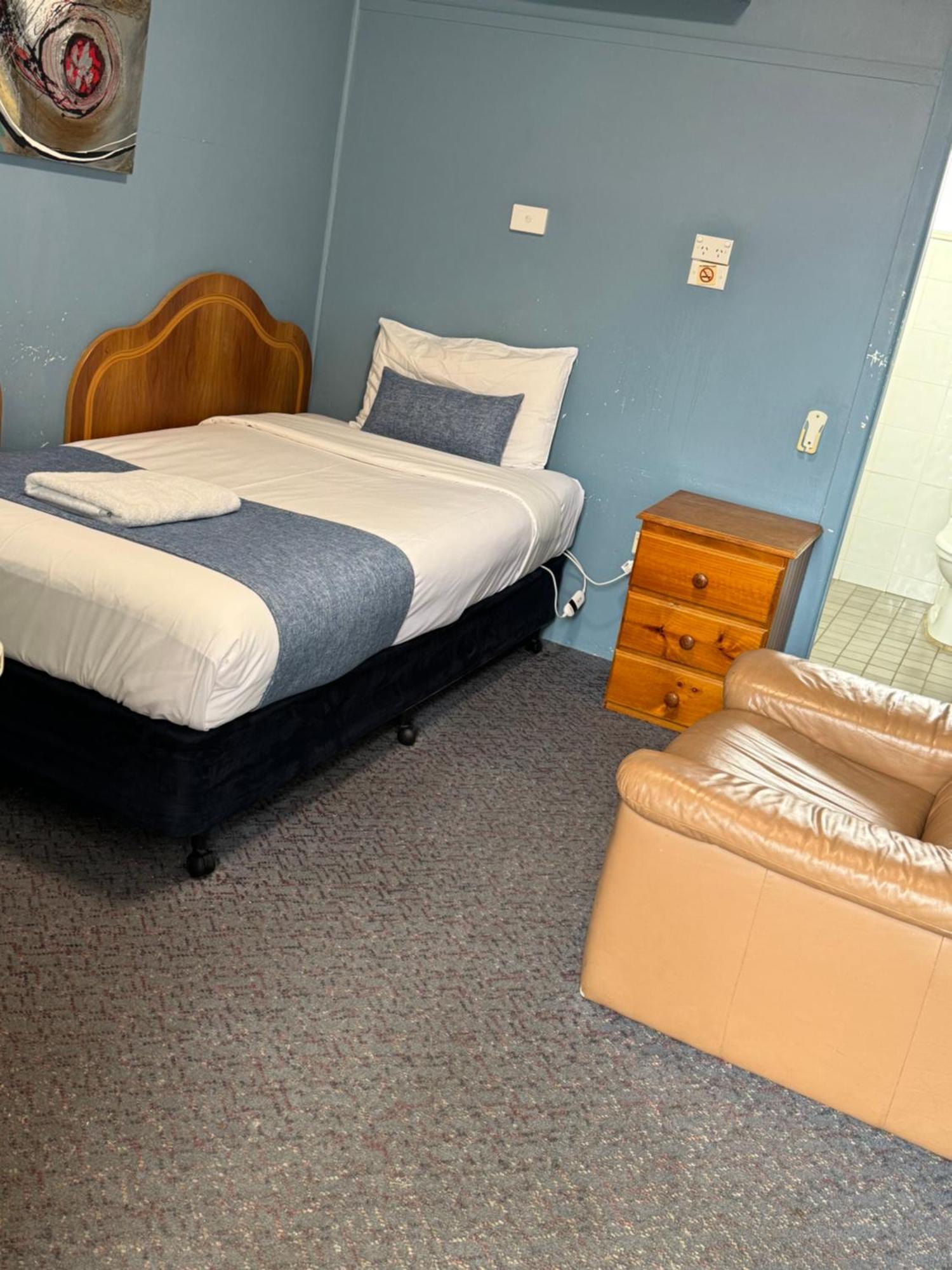 Ardeanal Motel West Wyalong Esterno foto