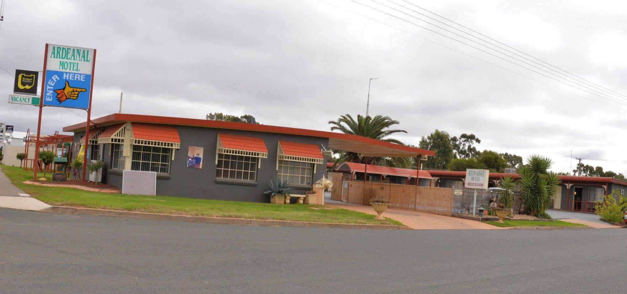 Ardeanal Motel West Wyalong Esterno foto